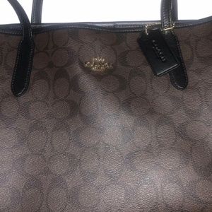 Coach City Tote in Signature Canvas Shoulder Bag - Black/Brown 5696)